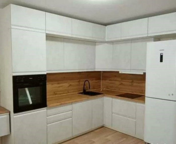 Модульная кухня Бруклин 2.4 x 2 м (Бетон белый) в Сосновоборске - sosnovoborsk.mebel54.com | фото